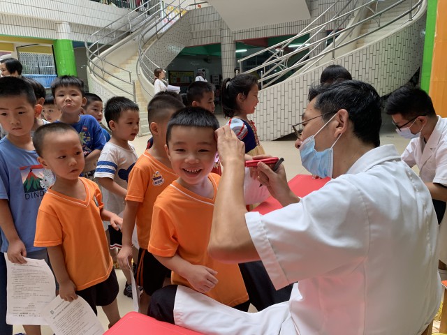 东莞市外经贸幼儿园全体师生体检活动报道