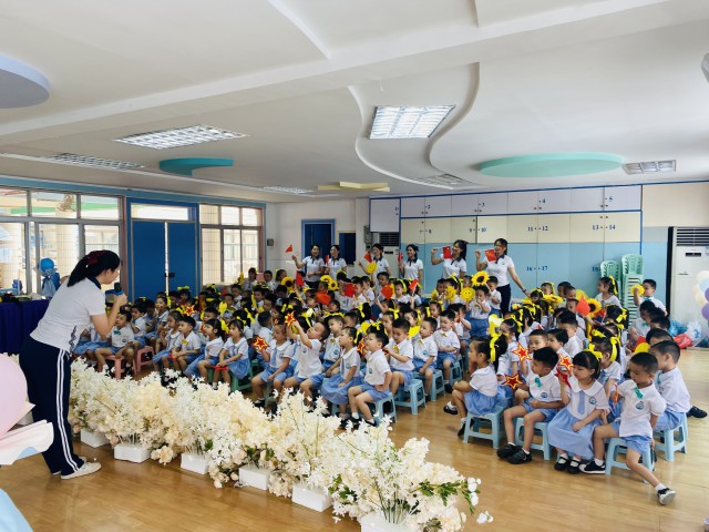 外经贸幼儿园小班诗歌朗诵会