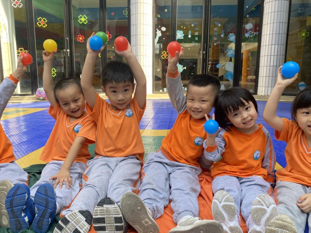 外幼中班小课题探究颜色主题活动