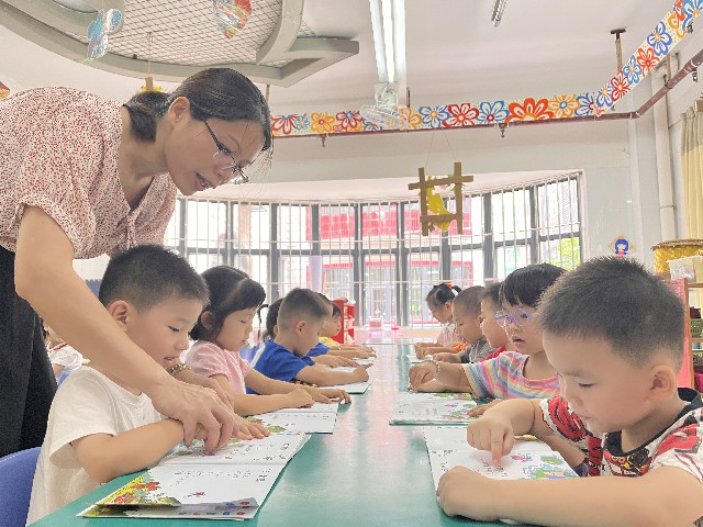 东莞市外经贸幼儿园小班幼小衔接活动小结