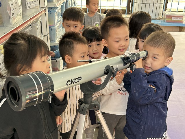 小班生活化课程：我与朋友们的一些故事