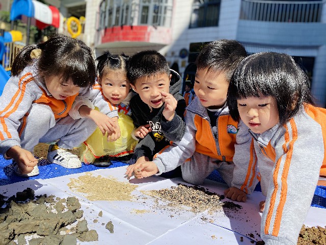 2月份大班小课题：科学小实验