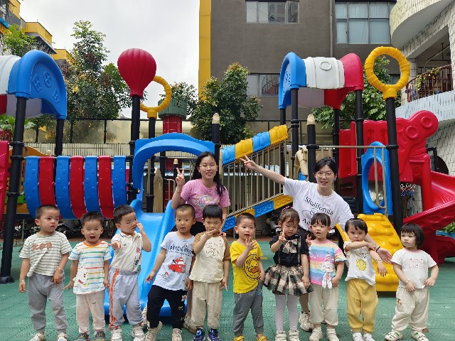 外经贸幼儿园小班级礼仪月活动小结