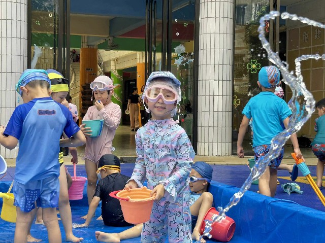 泼水