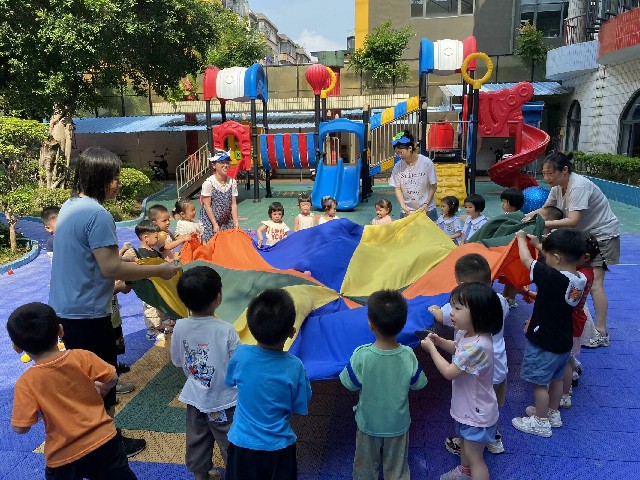 体育游戏《彩虹伞》